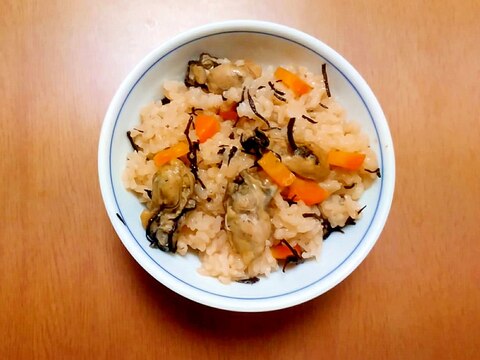 麺つゆで簡単☆牡蠣の炊き込みご飯